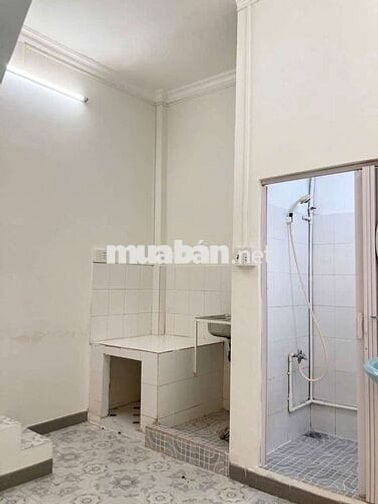 Nhà trống nguyên căn cho thuê lâu dài Tân Bình