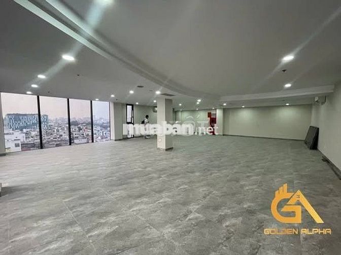 Cho thuê văn phòng đường Cách Mạng Tháng 8, dt 189m²