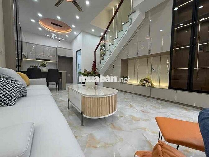 TRUNG TÂM GÒ  VẤP NHÀ MỚI ĐẸP Ở NGAY . DTSD 168 M2 -NHÀ 4 TẦNG VỚI 4PN