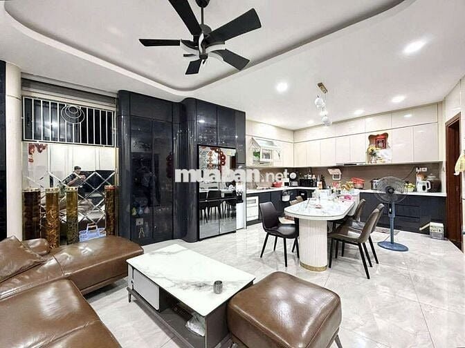 Toà nhà 8 tầng 117m2 - Góc 3 mặt thoáng - 13 Phòng hẻm oto 6m - 24 Tỷ