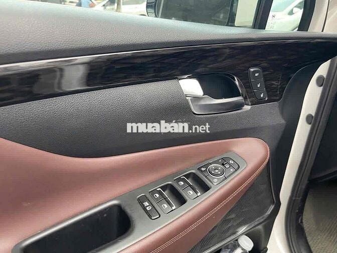 Santafe 2.4L xăng cao cấp sx 2020 màu trắng