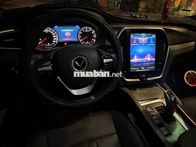 VinFast Lux A2.0 Plus
