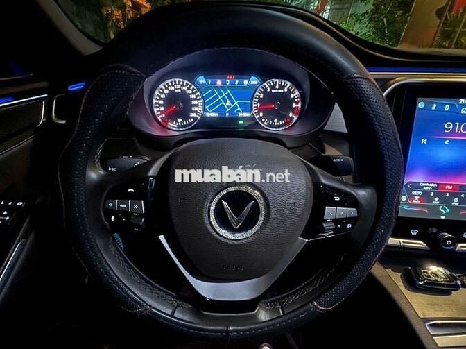 VinFast Lux A2.0 Plus