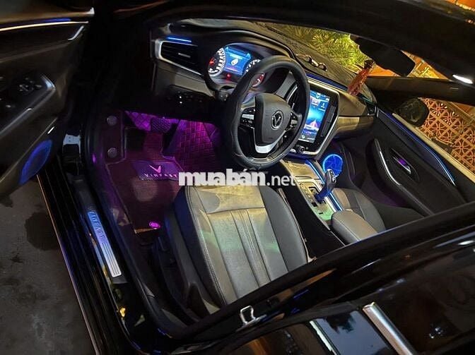 VinFast Lux A2.0 Plus