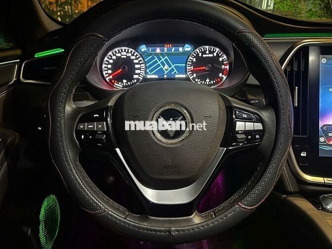 VinFast Lux A2.0 Plus