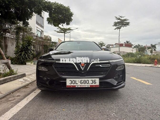 VinFast Lux A2.0 Plus