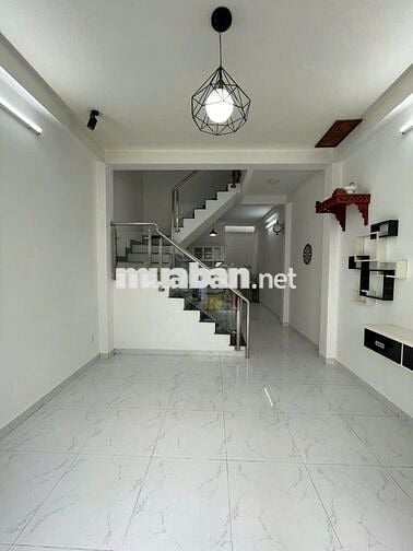 Cho thuê nhà mới đẹp đường oto ngay Bệnh Viện Thủ Đức, Lê Văn Chí