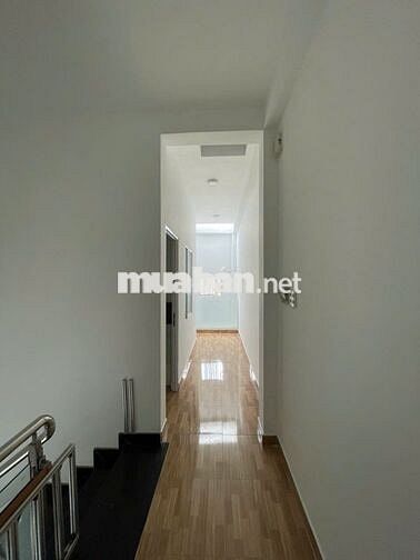 Cho thuê nhà mới đẹp đường oto ngay Bệnh Viện Thủ Đức, Lê Văn Chí