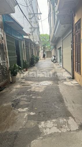 Nhà dân xây ở Kim Giang, nhỉnh 7 tỷ, ô tô tránh nhau, mặt ngõ. Nhà dân xây ở Kim Giang, nhỉnh 7 tỷ, ô tô tránh nhau, mặt ngõ.