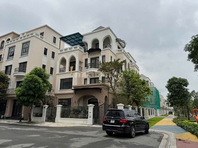 Bán liền kề Phân Khu ánh Dương AD19-Vin 3, DT 64m- MT4m , giá 9,7 tỷ, 