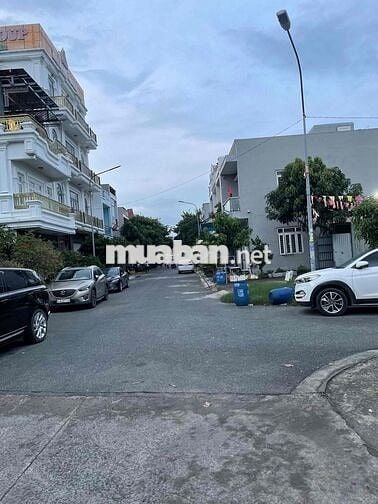 chính chủ cần bán đất Dĩ An vị trí đẹp