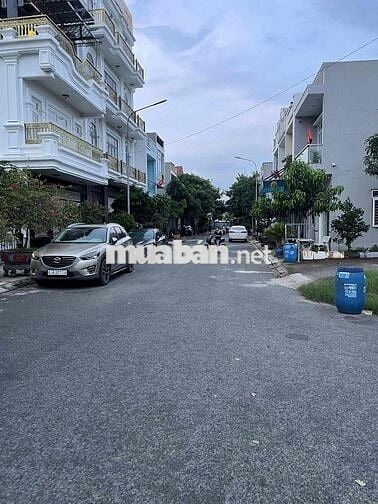 chính chủ cần bán đất Dĩ An vị trí đẹp