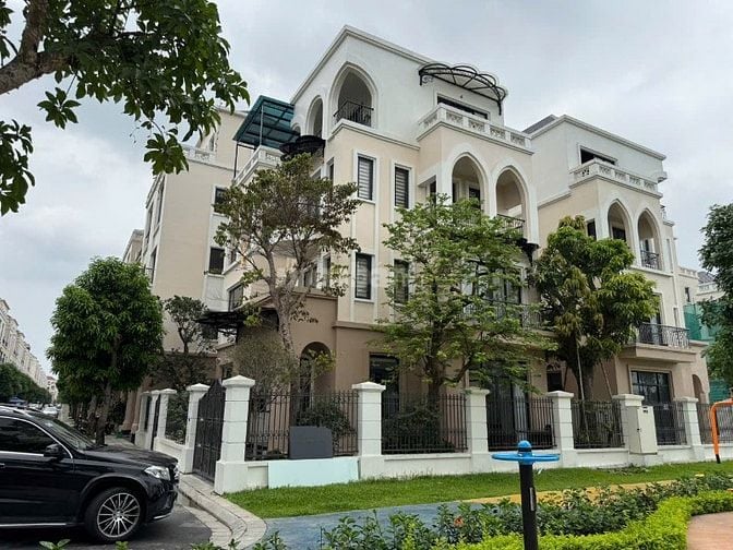 Bán liền kề Phân Khu ánh Dương AD19-Vin 3, DT 64m- MT4m , giá 9,7 tỷ, 