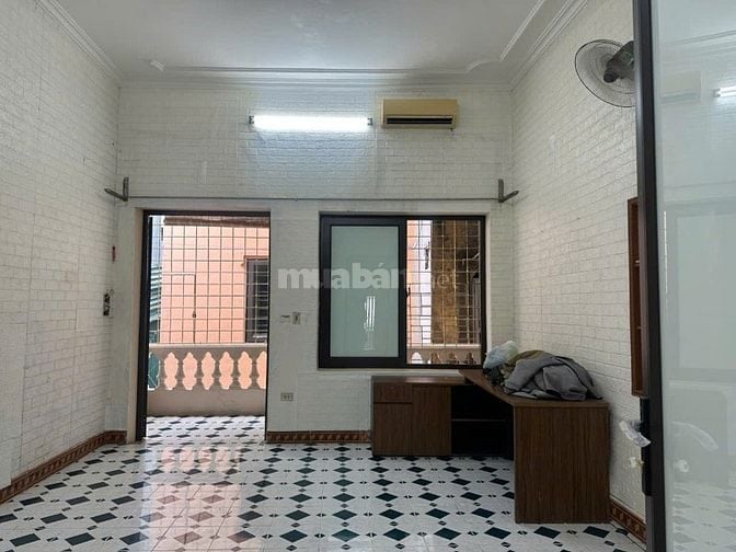 Cho thuê nhà nguyên căn 3 tầng riêng biệt ngõ 61 Đường Bưởi