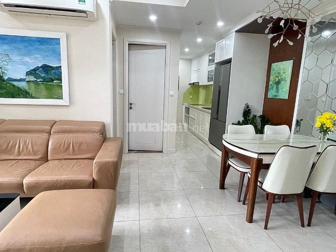 Căn hộ 2 ngủ 2wc full nội thất ở tòa C3 D'capitale Trần Duy Hưng