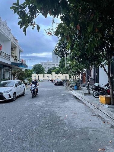 chính chủ cần bán đất Dĩ An vị trí đẹp