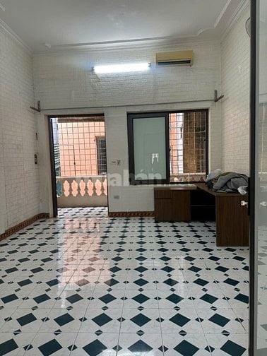 Cho thuê nhà nguyên căn 3 tầng riêng biệt ngõ 61 Đường Bưởi