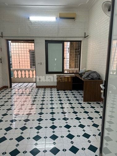 Cho thuê nhà nguyên căn 3 tầng riêng biệt ngõ 61 Đường Bưởi