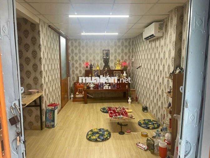 Nhà Thủ Đức, sổ hồng riêng, chưa tới 2 tỷ. Cách Phạm Văn Đồng 1km.