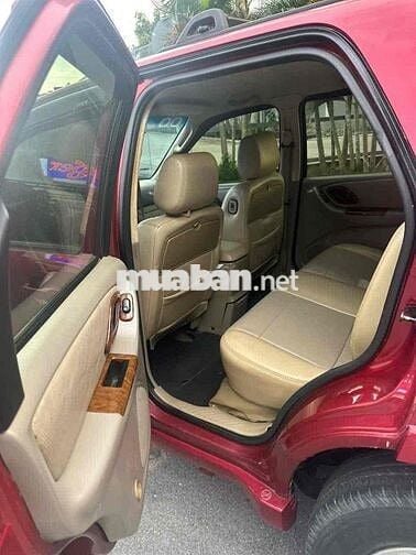 Ford Escape 2005 - SUV 5Chỗ - Màu Đỏ