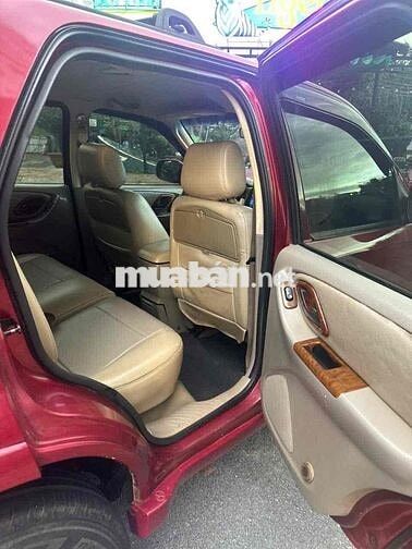Ford Escape 2005 - SUV 5Chỗ - Màu Đỏ