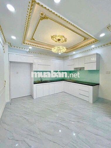 NGỘP CẦN BÁN GẤP NHÀ 1 TRỆT 1 LỬNG 2 LẦU NGAY LÀNG ĐẠI HỌC, GA METRO