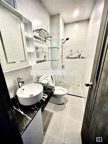 NHÀ ĐẸP GIÁ TỐT - 17A Thăng Long, P.4, Q.TB - 6PN - 5X20m - Sàn Suốt