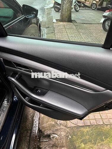 Mazda 3 2022 1.5L Luxury - 59000 km