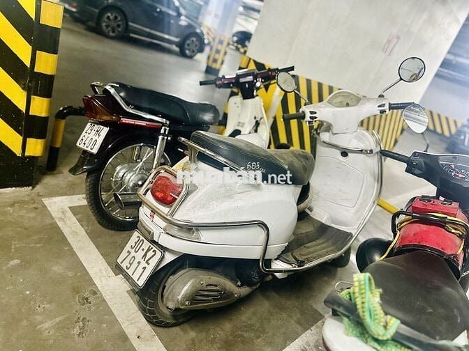 Xe máy Piaggio Vespa LX 150cc trắng 2009