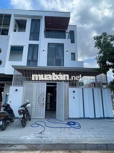 CHO THUÊ BIỆT THỰ SIÊU ĐẸP FULL NỘI THẤT CÓ THANG MÁY KHU MỸ GIA