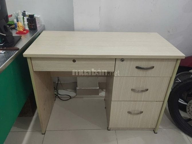 Ann cần thanh lý giá rẻ bàn VP như hình 