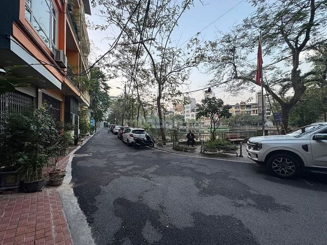 Nhà 4T P/Lô Võ Thị Sáu sát Hồ gần Mp vỉa hè oto tránh kd sầm uất Nhà 4T P/Lô Võ Thị Sáu sát Hồ gần Mp vỉa hè oto tránh kd sầm uất