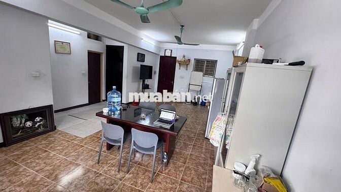 Chung cư Tầng 2 80m làm Văn Phòng - Ở Nhóm