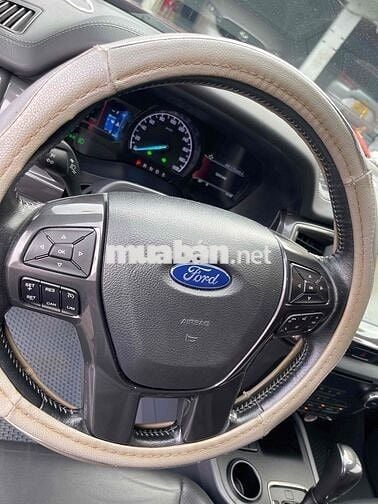 Ford Everest 2016 Titanium 2.2L 4x2 AT - 80000 km