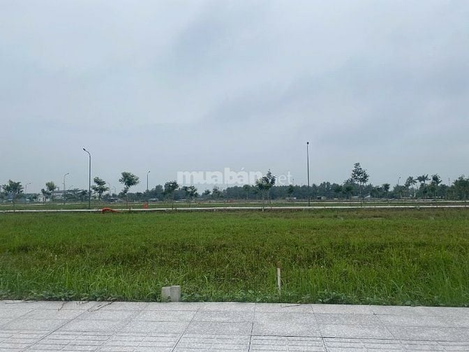 Bán Đât Biệt Thự Đường DT 818 - Ngay Coopmax Thủ Thừa Long An