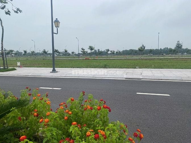 Bán Đât Biệt Thự Đường DT 818 - Ngay Coopmax Thủ Thừa Long An