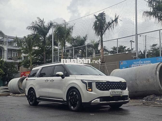 KIA CARNIVAL 2.2L SX 2024 PHÔM MỚI DẦU 8 GHẾ