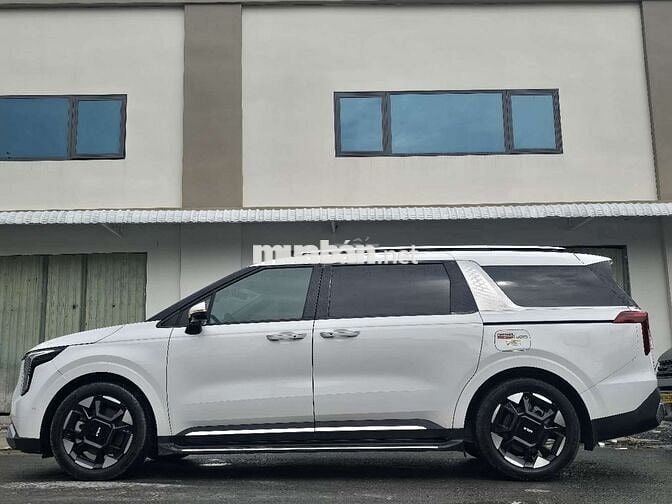 KIA CARNIVAL 2.2L SX 2024 PHÔM MỚI DẦU 8 GHẾ