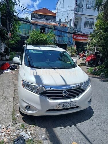 Ô tô Nissan Quest LE 2013 màu trắng
