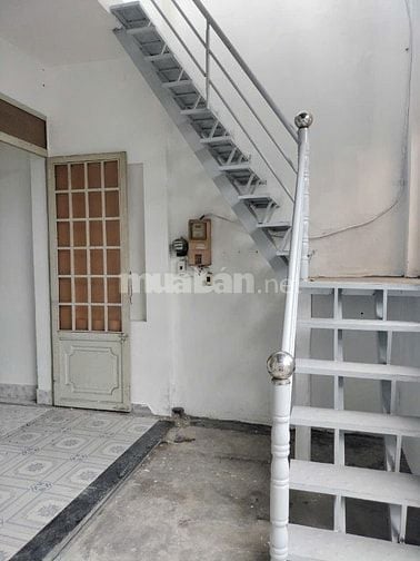 Bán nhà hẻm 1 trệt, 1 lầu chính chủ khu vực trung tâm quận 12