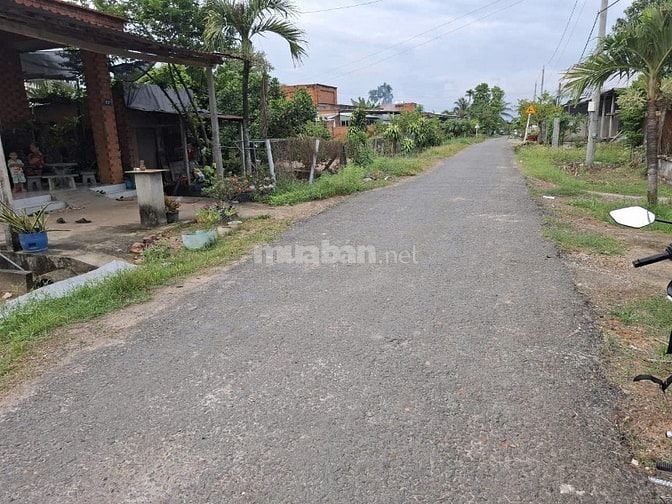 8m mặt tiền đường nhựa thông. Sổ sẵn, có thổ cư. 1,05 tỷ