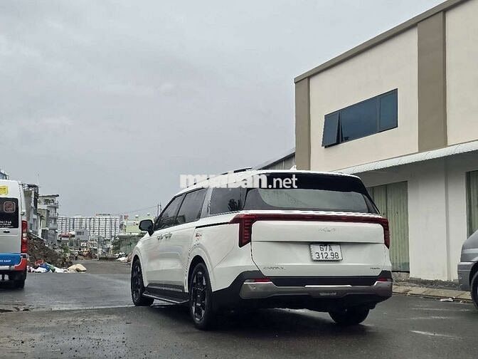 KIA CARNIVAL 2.2L SX 2024 PHÔM MỚI DẦU 8 GHẾ