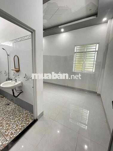 Nhà lầu 2 phòng 1 máy lạnh gần chợ Cầu Ván