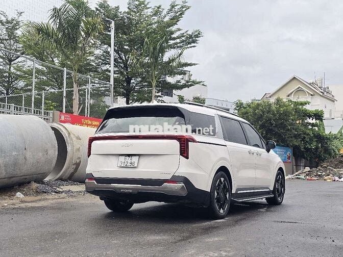 KIA CARNIVAL 2.2L SX 2024 PHÔM MỚI DẦU 8 GHẾ