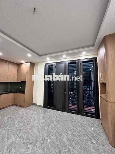 nhà xây mới Đồng Nhân- Đông La- gần chợ 4.5 tầng nhà xây mới Đồng Nhân- Đông La- gần chợ 4.5 tầng