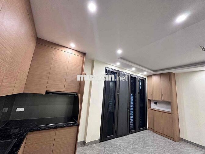 nhà xây mới Đồng Nhân- Đông La- gần chợ 4.5 tầng nhà xây mới Đồng Nhân- Đông La- gần chợ 4.5 tầng