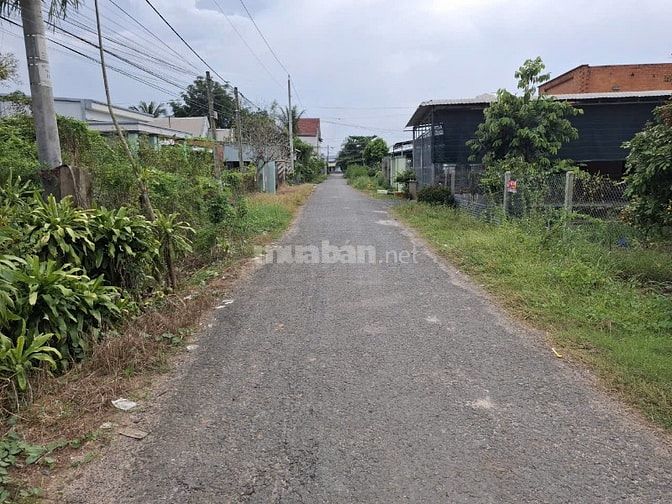 8m mặt tiền đường nhựa thông. Sổ sẵn, có thổ cư. 1,05 tỷ