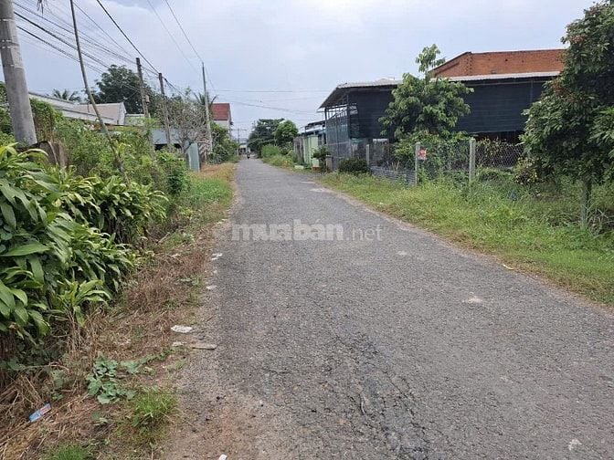 8m mặt tiền đường nhựa thông. Sổ sẵn, có thổ cư. 1,05 tỷ