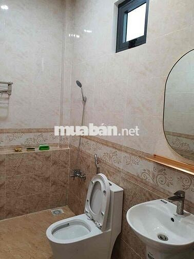 Cho thuê nhà mới mặt tiền Nguyễn Thị Tính