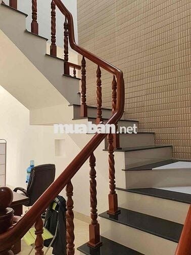 Cho thuê nhà mới mặt tiền Nguyễn Thị Tính